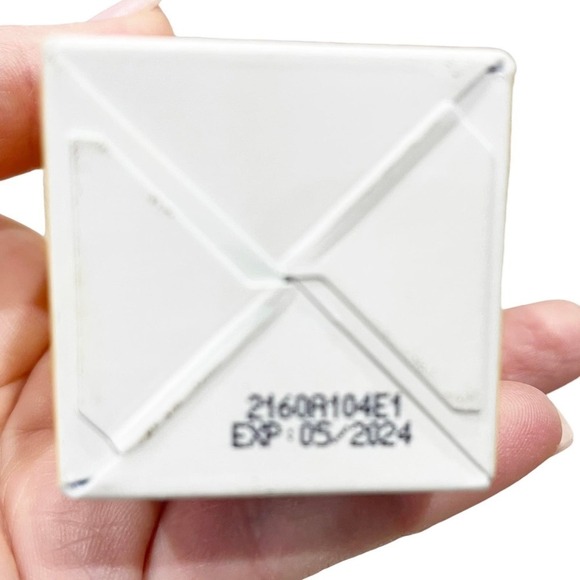 NATIVE Coconut & Pineapple Mineral Face Lotion Sunscreen SPF 30 - 1.7 fl oz NIB - Picture 9 of 10